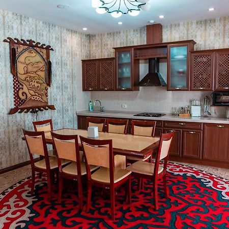 Gоlden Dragon Villa Hotel Bisjkek Buitenkant foto