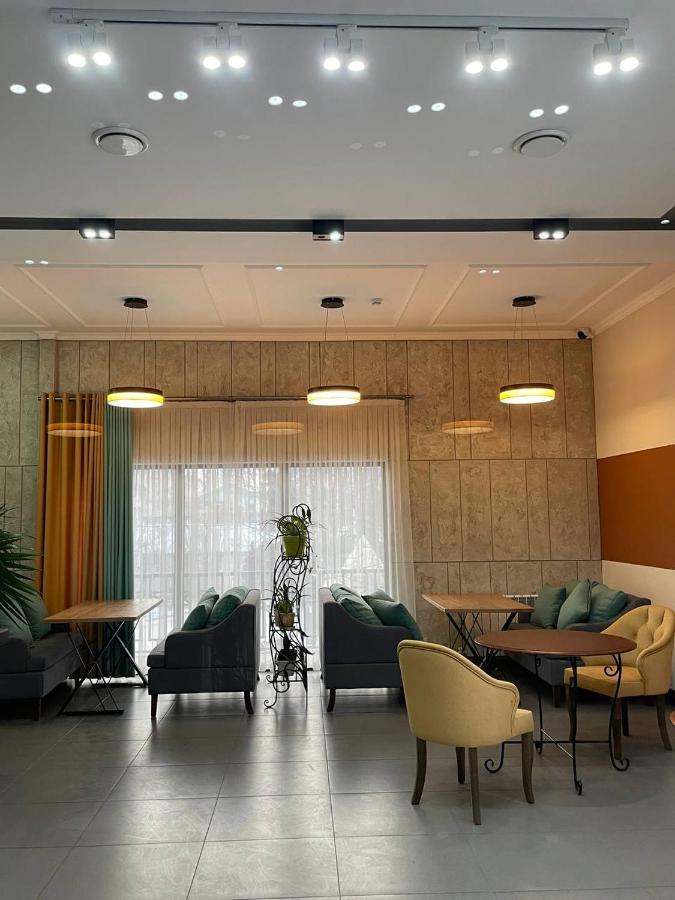 Gоlden Dragon Villa Hotel Bisjkek Buitenkant foto