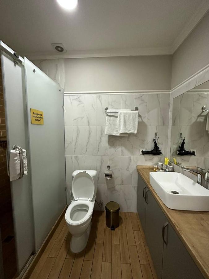 Gоlden Dragon Villa Hotel Bisjkek Buitenkant foto