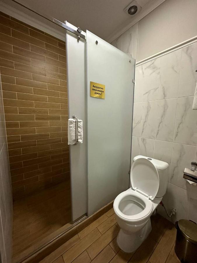 Gоlden Dragon Villa Hotel Bisjkek Buitenkant foto