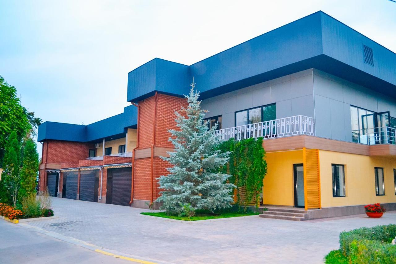 Gоlden Dragon Villa Hotel Bisjkek Buitenkant foto