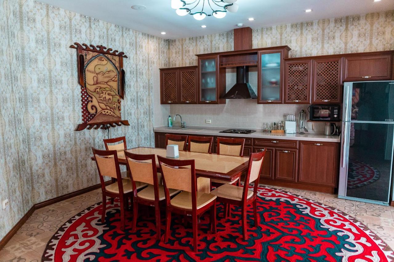 Gоlden Dragon Villa Hotel Bisjkek Buitenkant foto