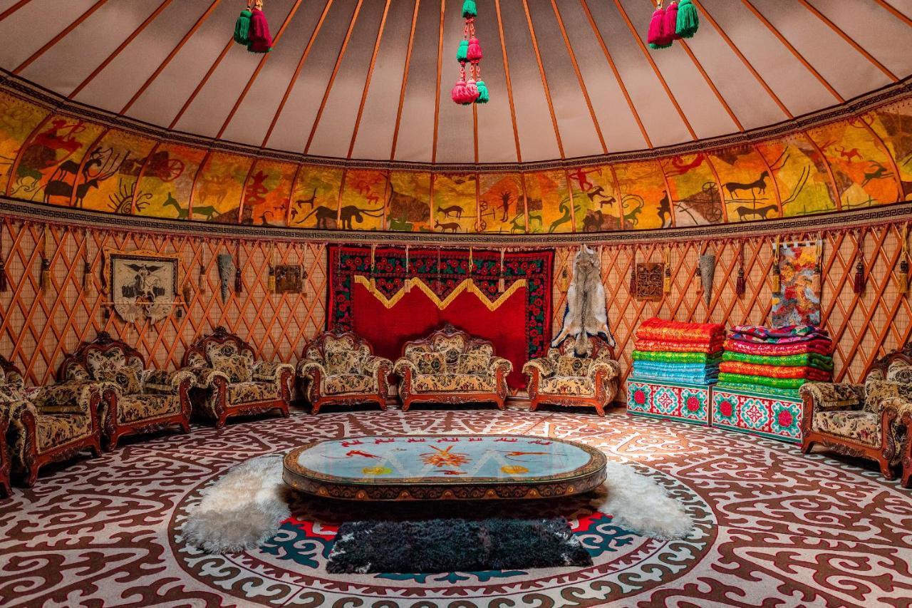 Gоlden Dragon Villa Hotel Bisjkek Buitenkant foto