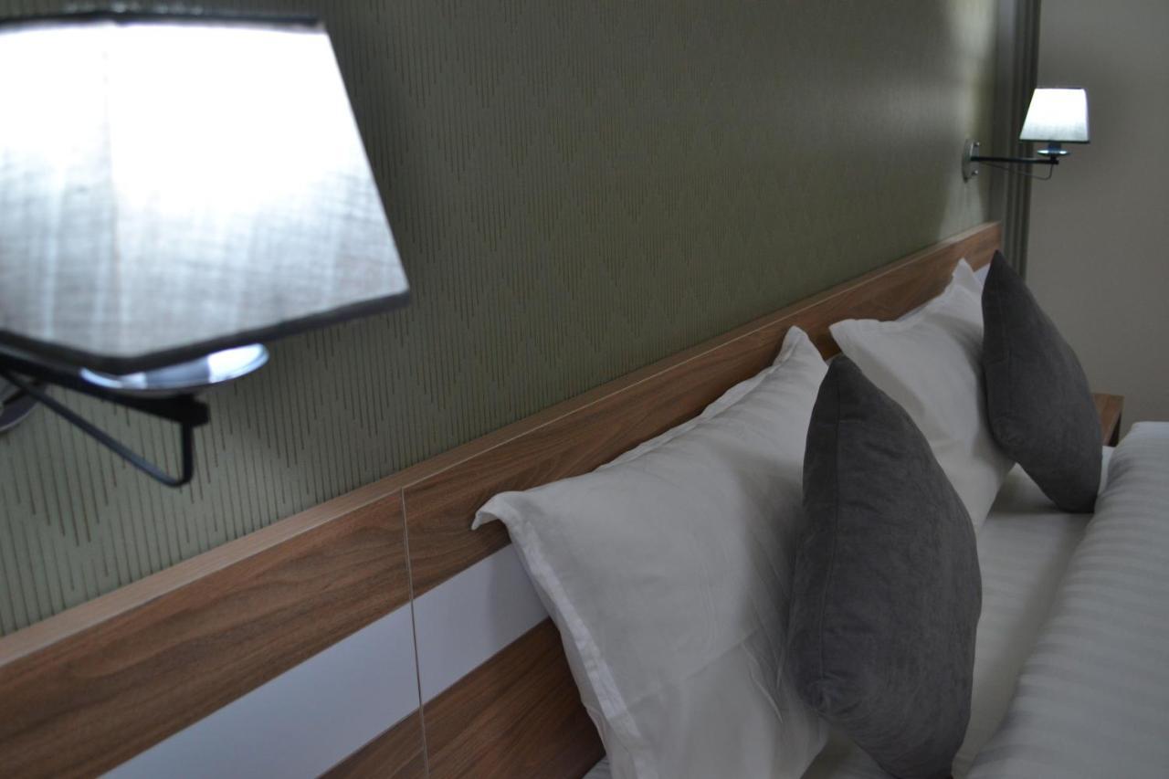 Gоlden Dragon Villa Hotel Bisjkek Buitenkant foto